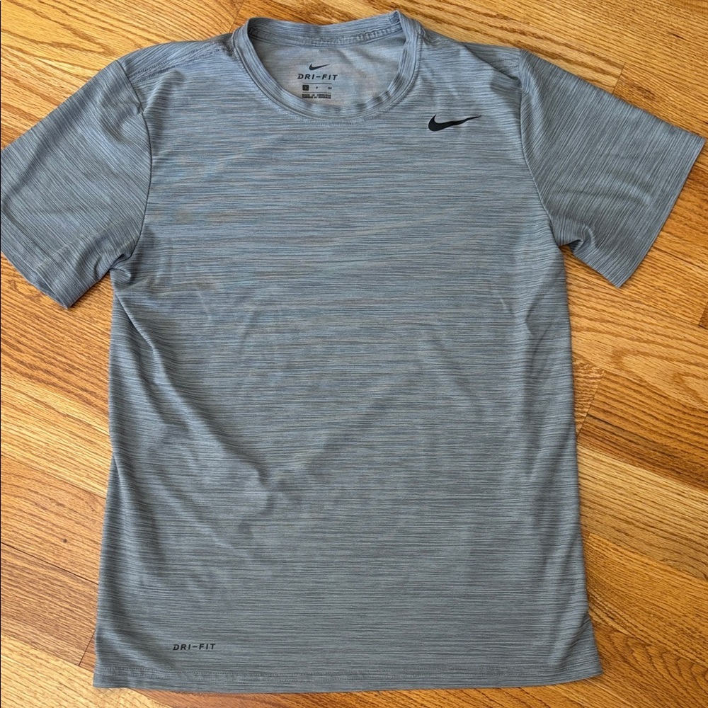 Nike Men's Gray Dri-FIT Short Sleeve Tee